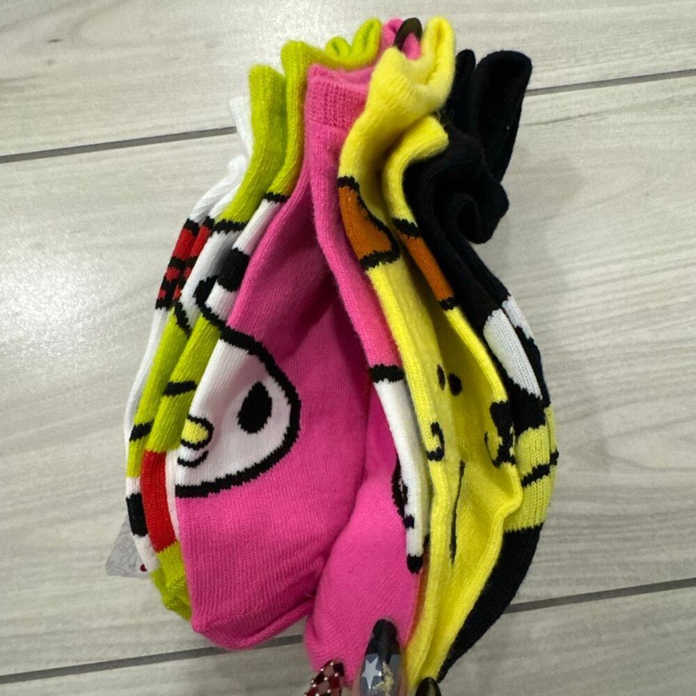 NWT Sanrio Hello Kitty & Friends no-show socks. The socks are available in women - Picture 5 of 7